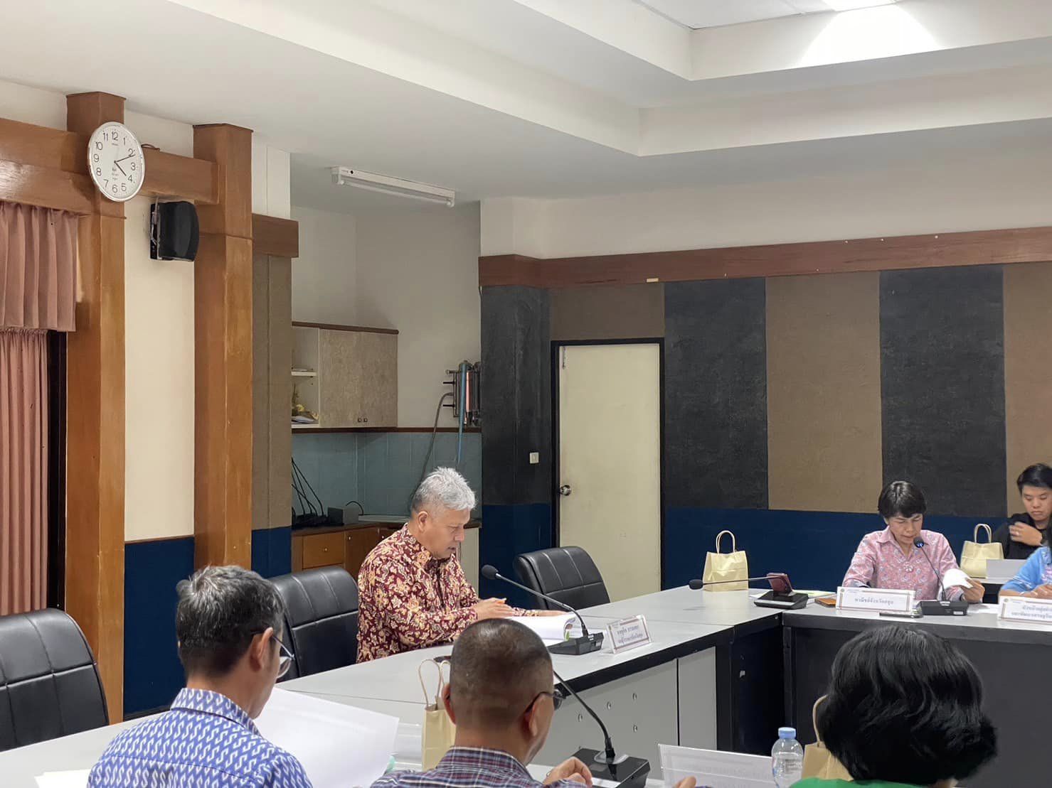 สำนักงานประมงจังหวัดสตูลเข้าร่วมประชุมคณะกรรมการบริหาร คณะทำงานระบายจำหน่ายกุ้ง โครงการช่วยเหลือเกษตรกรผู้เลี้ยงกุ้ง ปี 2566