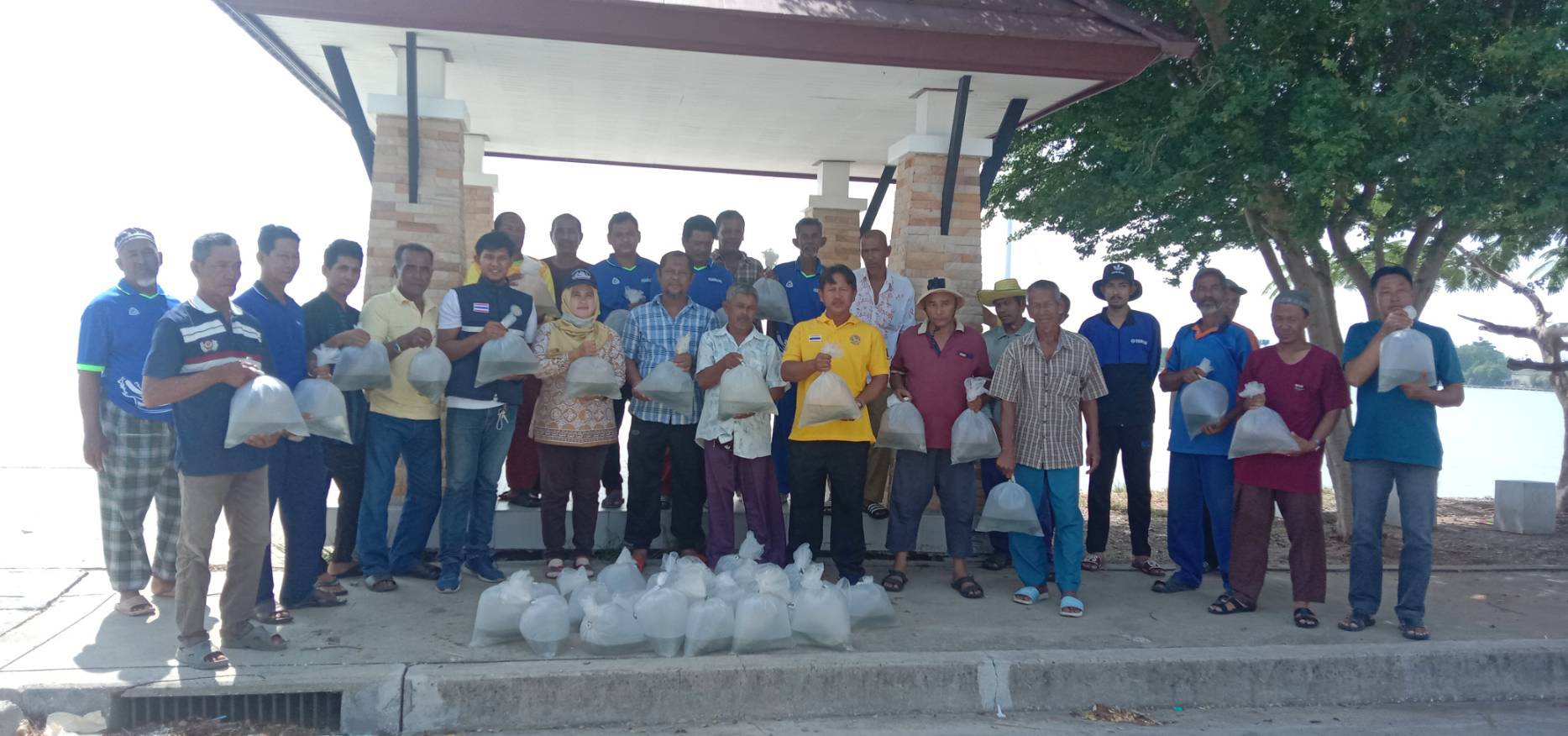 กิจกรรมปล่อยพันธุ์ปูทะเล จำนวน 8,200 ตัว  บริเวณท่าเทียบเรือปัตตานี  ม.8 ต.บานา อ.เมือง  จ.ปัตตานี..คลิก
