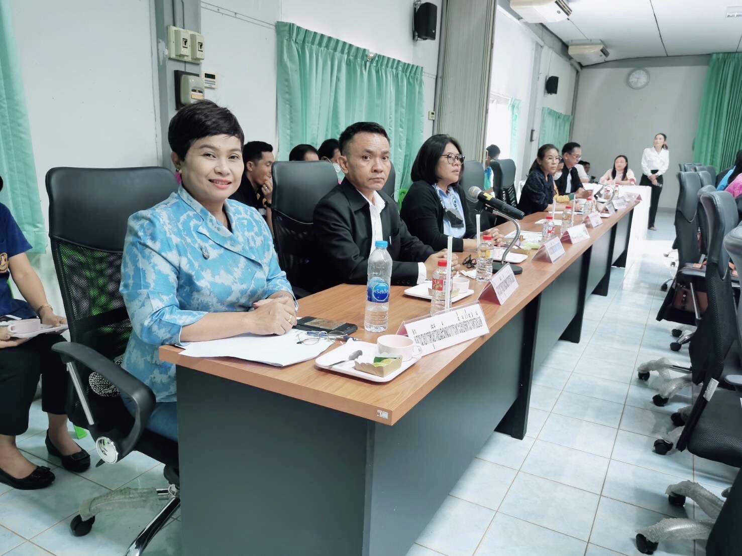 ร่วมรับรองผู้ตรวจราชการกระทรวงเกษตรและสหกรณ์ เขตราชการที่ ๑๒ (นางสาวนนทิชา  วรรณสว่าง)..คลิก