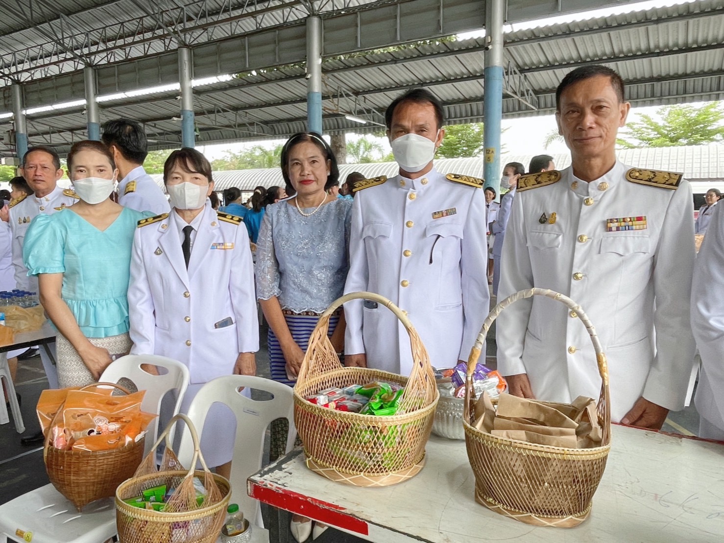 ประมงอุบลฯ ร่วมพิธีทำบุญตักบาตร เนื่องในวันเฉลิมพระชนมพรรษาสมเด็จพระนางเจ้าสิริกิติ์ พระบรมราชินีนาถ พระบรมราชชนนีพันปีหลวง..คลิก