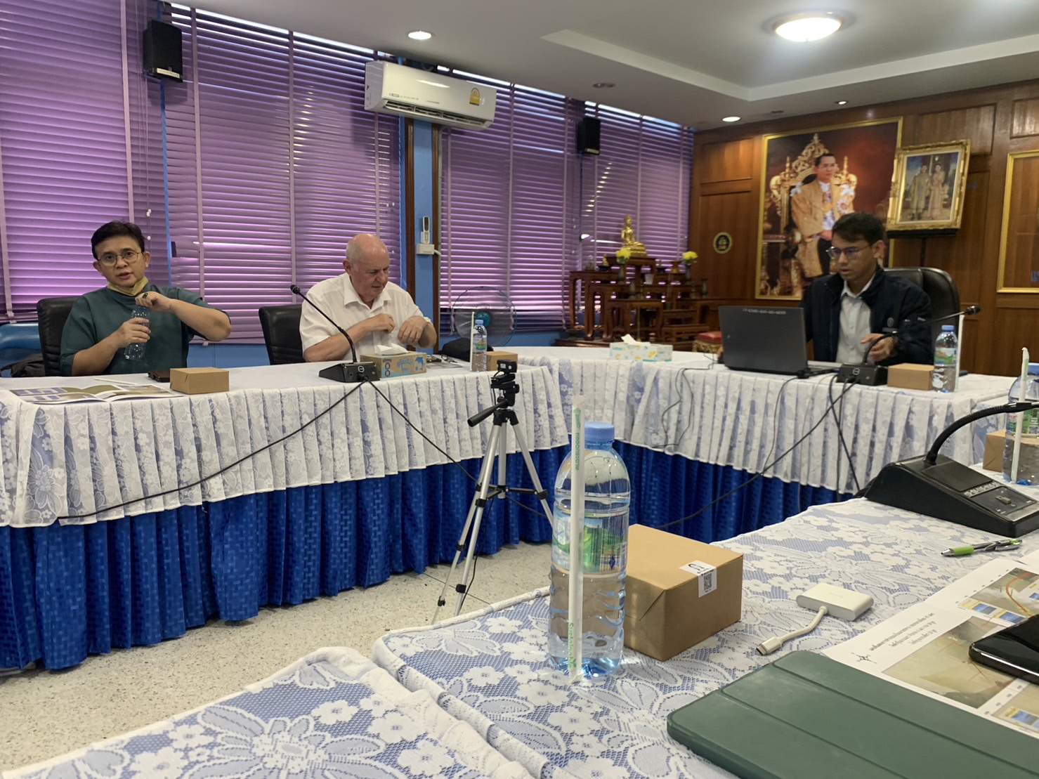 ประมงจังหวัดพัทลุง พร้อมด้วย ประมงอำเภอเขาชัยสน   สำรวจผลกระทบจากการสร้างสะพานข้ามทะเลสาบสงขลา  ที่จะเกิดขึ้นกับชาวประมง เพื่อหาแนวทางเยียวยา  ระหว่างการก่อสร้าง..คลิก