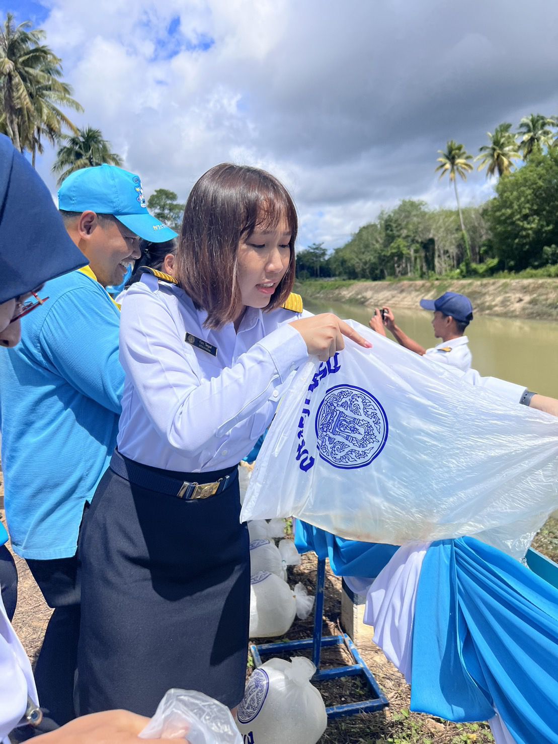 วันที่ 23 สิงหาคม 2566 : นายซุลกีฟลี ลติฟีปุตรา ผู้อำนวยการศูนย์บริหารจัดการด่านตรวจประมงเขต 9 (สตูล) พร้อมข้าราชการในสังกัด ร่วมพิธีปล่อยพันธุ์สัตว์น้ำและโครงการคลองสวยน้ำใส เนื่องในวันเฉลิมพระชนมพรรษา 91 พรรษา สมเด็จพระนางเจ้าสิริกิต์ พระบรมราชชินีนาถ พระบรมราชชนนีพันปีหลวง 12 สิงหาคม 2566..คลิก