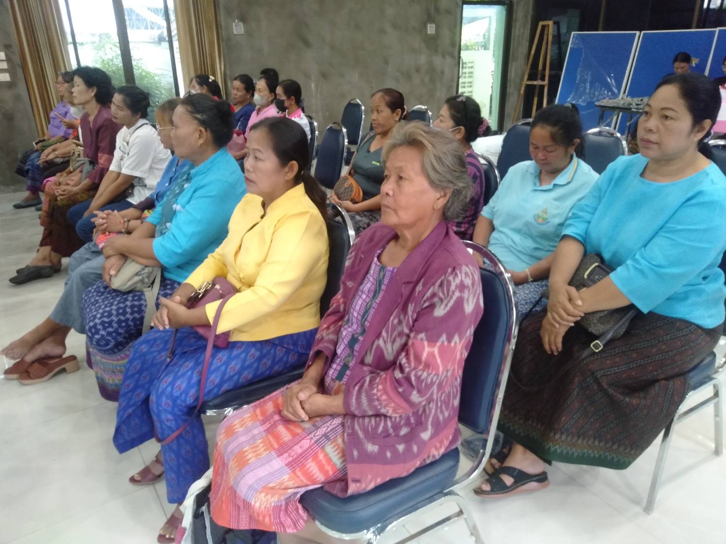 วันพุธ ที่  ๒๓ สิงหาคม ๒๕๖๖ นายสมภาร วังคีรี ประมงอำเภอเมืองหนองบัวลำภู ร่วมเป็นเกียรติในพิธีเปิดโครงการส่งเสริมภูมิปัญญา เพิ่มมูลค่าผ้าทอพื้นเมือง
