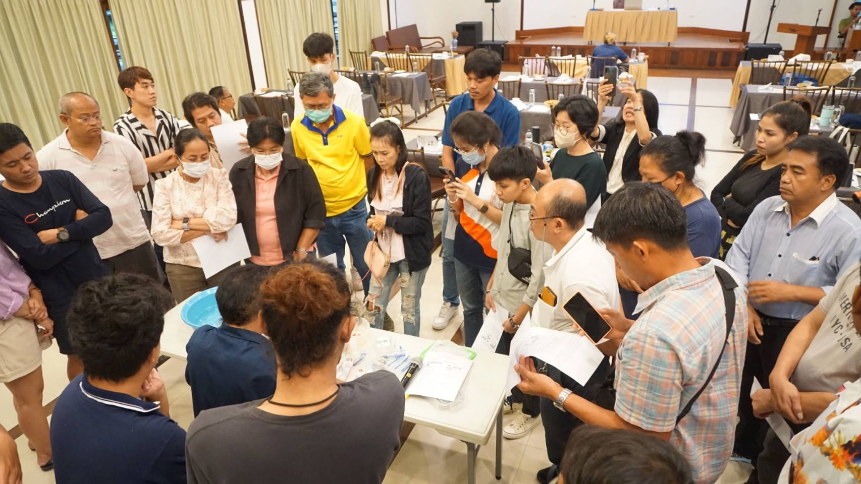 อบรมโครงการเสริมสร้างศักยภาพเกษตรกร ในการพัฒนาฟาร์มเพาะเลี้ยงสัตว์น้ำสวยงาม ให้ได้มาตรฐาน และอาชีพการเพาะเลี้ยงปลาสวยงามเศรษฐกิจชนิดใหม่..คลิก
