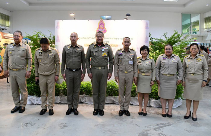 ศูนย์ศึกษาการพัฒนาอ่าวคุ้งกระเบนฯ  เข้าร่วมประชุมและจัดนิทรรศการโครงการศูนย์ศึกษาการพัฒนาอันเนื่องมาจากพระราชดำริสัญจร ปี 2566 จัดโดยสำนักงาน กปร. ณ ศูนย์ศึกษาการพัฒนาห้วยทรายฯ จังหวัดเพชรบุรี