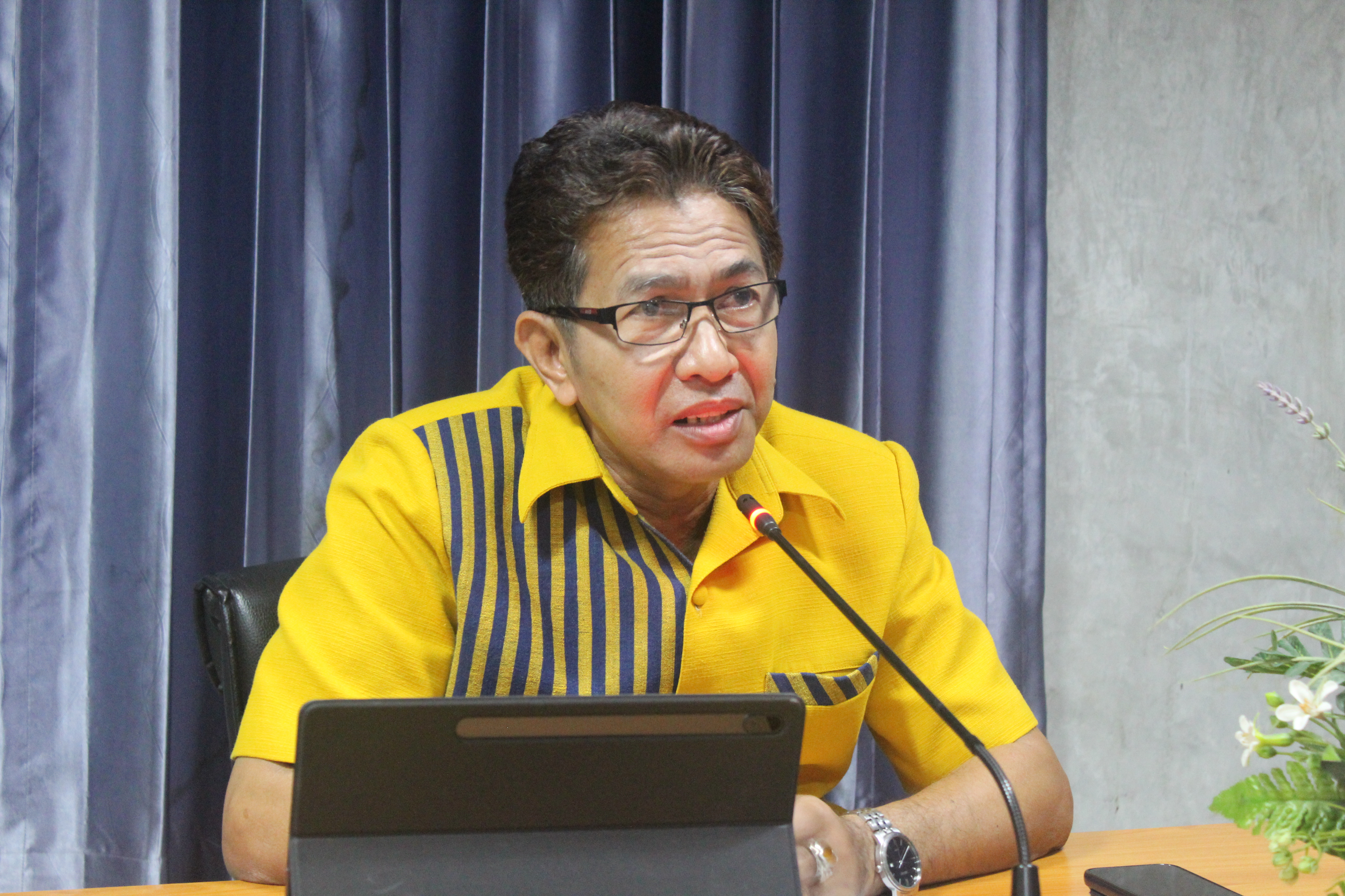 ผอ.อานันต์ อัลมาตร์ เป็นประธานการประชุมพิจารณาร่างประกาศฯ..คลิก