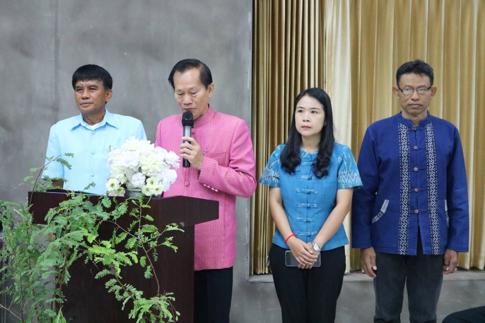 นายบุญหลาย  กุลนารัตน์ ประมงจังหวัดหนองบัวลำภู มอบหมาย นางถนอมขวัญ  นอศรี หัวหน้ากลุ่มบริหารและยุทธศาสตร์ ร่วมเป็นเกียรติในพิธีเปิดการอบรมถ่ายทอดความรู้การผลิตมะขามเปรี้ยวยักษ์สร้างรายได้ รุ่นที่ 1 ณ ห้องประชุมศูนย์ประสานงาน การมีส่วนร่วมของประชาชน (ตึกเขียว) ณ  ทีว่าการอำเภอเมืองหนองบัวลำภู โดยมี นายศศิน  พัฒนภิรมย์ รองผู้ว่าราชการจังหวัดหนองบัวลำภู เป็นประธานเปิดการอบรม