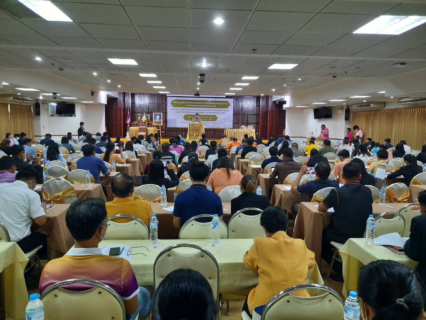 ร่วมประชุมปรึกษาหารือร่วมกันในการรับฟังความคิดเห็นร่างแผนพัฒนากลุ่มจังหวัดภาคตะวันออกเฉียงเหนือตอนล่าง 2..คลิก