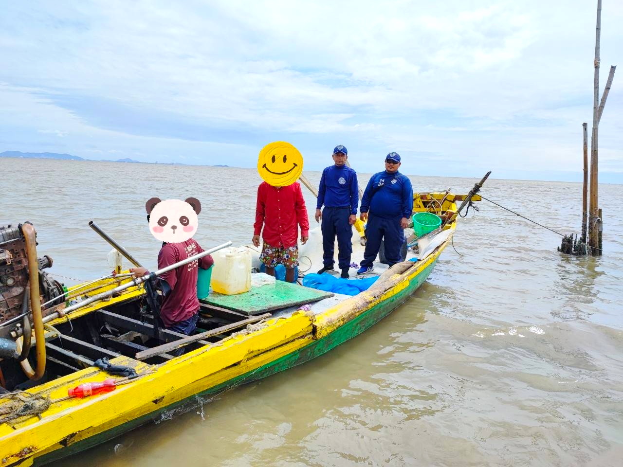 จับกุมเรือประมงอวนลาก(ลากลูกหอย) จำนวน 1 ลำ ผู้ต้องหา 2 ราย..คลิก