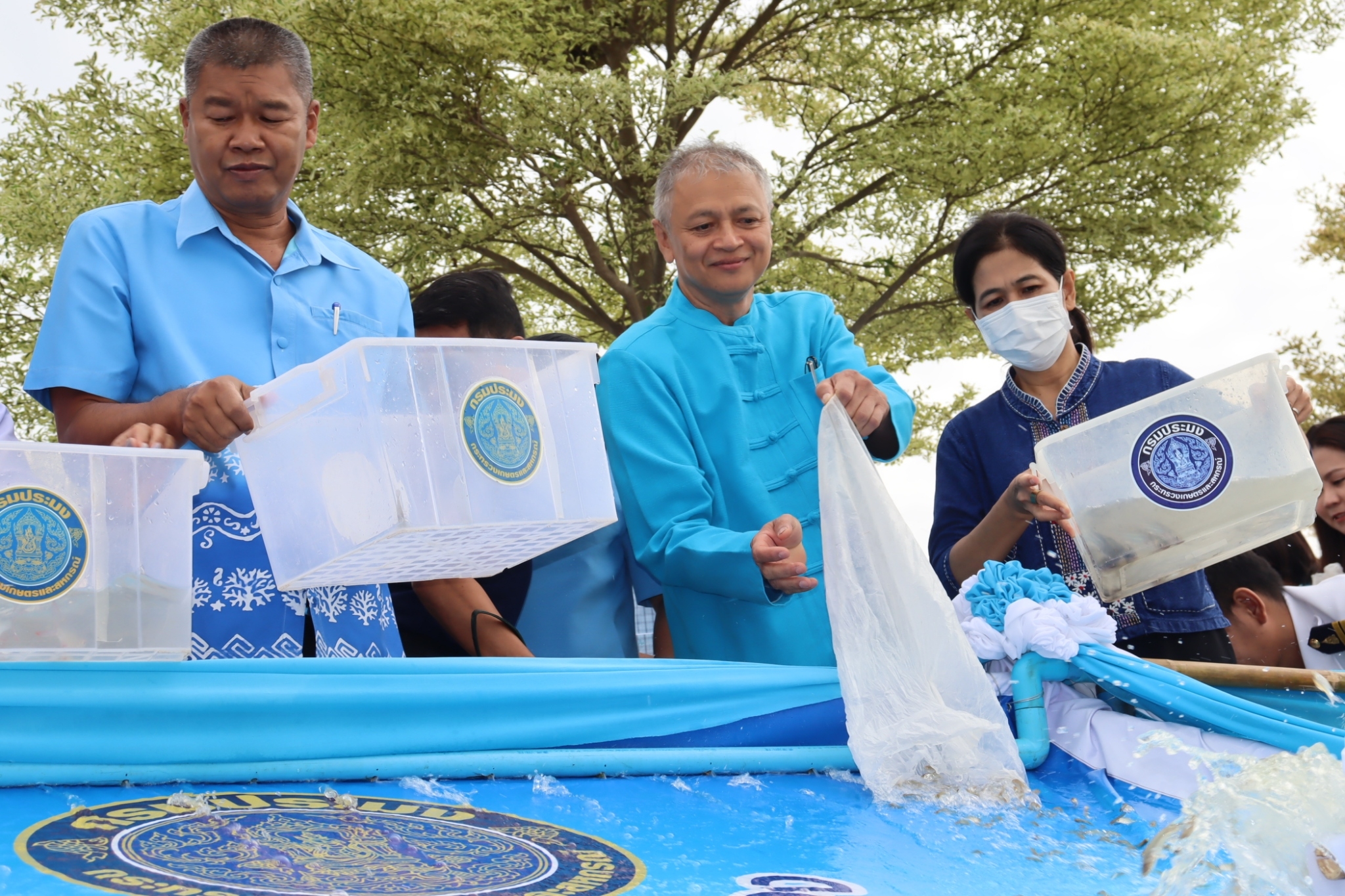 ปล่อยพันธุ์สัตว์น้ำ จำนวน 100,000 ตัว เนื่องในวันประมงแห่งชาติ ประจำปี 2566  ครั้งที่ 1 ณ อุทยานสวรรค์อ่างทองหนองเจ็ดเส้น จังหวัดอ่างทอง..คลิก
