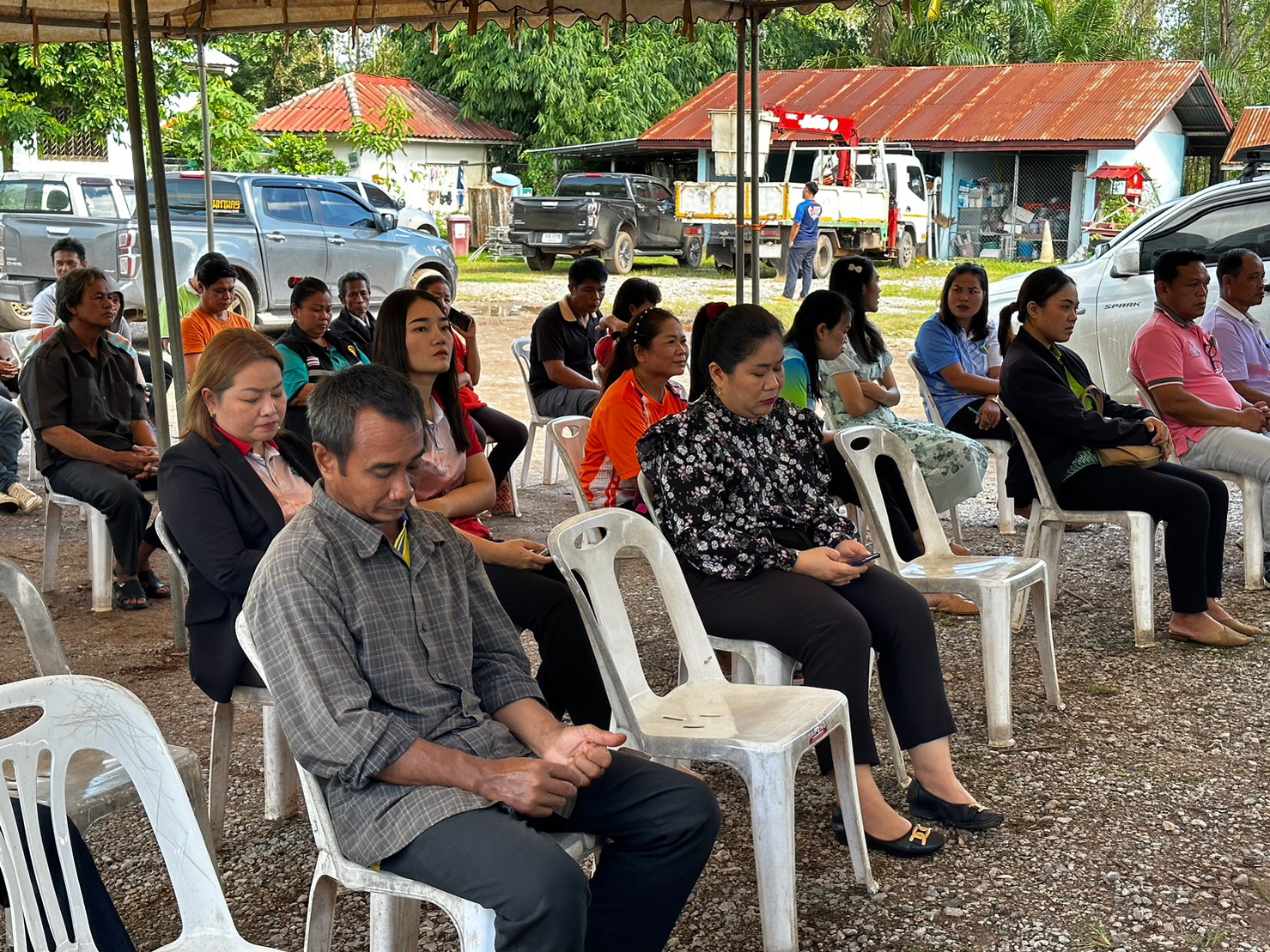 นายบุญหลาย กุลนารัตน์ ประมงจังหวัดหนองบัวลำภู มอบหมายให้นางถนอมขวัญ นอศรี  หัวหน้ากลุ่มบริหารและยุทธศาสตร์ นายสมภาร วังคีรี ประมงอำเภอเมืองหนองบัวลำภู นายธีระศักดิ์ ศรีร่องหอย นักวิชาการประมงปฏิบัติการ สำนักงานประมงจังหวัดหนองบัวลำภู  พร้อมด้วย นายสมมิตร ธรรมมิยะ ประมงอำเภอสุวรรณคูหา..คลิก