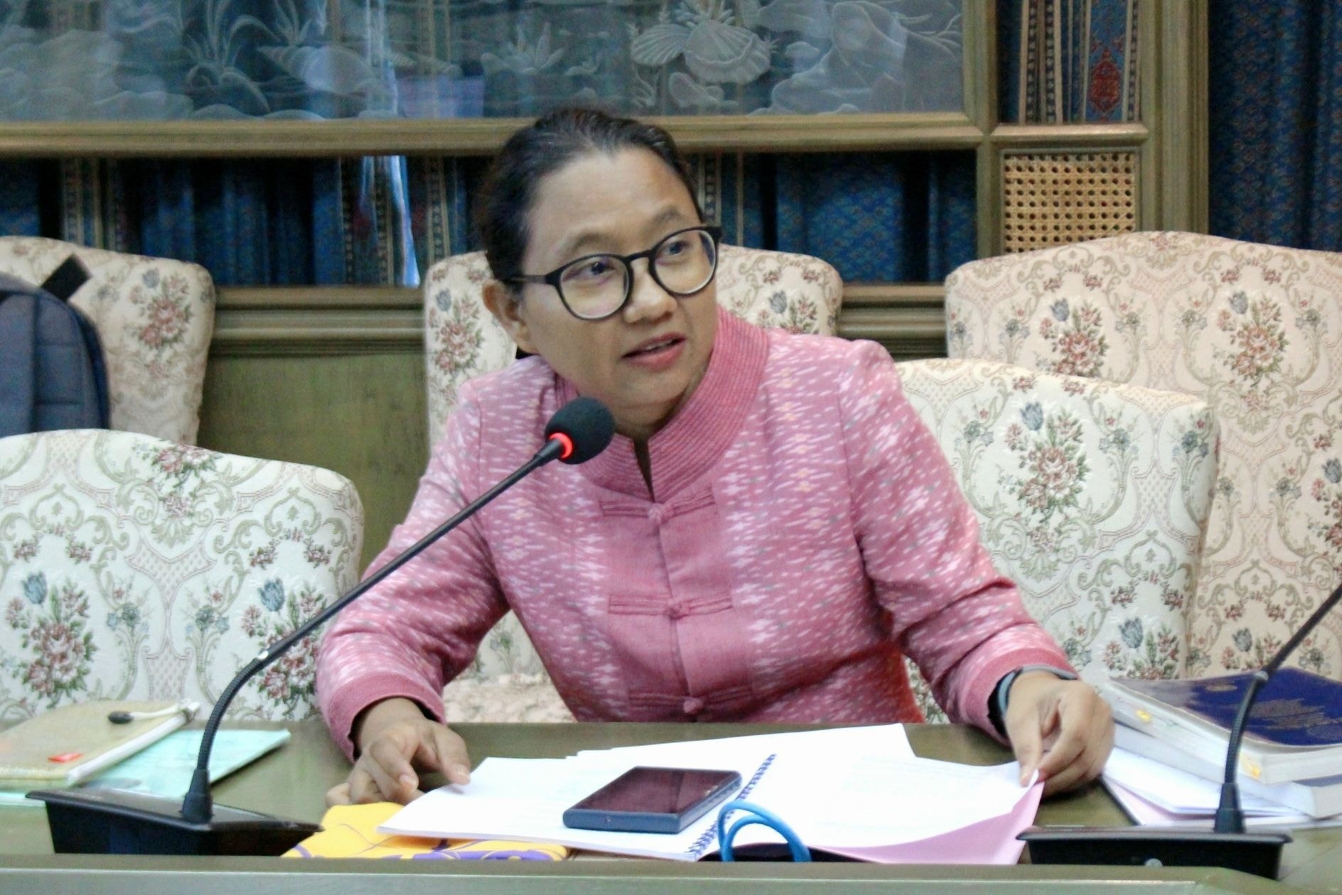 การประชุมคณะกรรมการปกครอง..คลิก