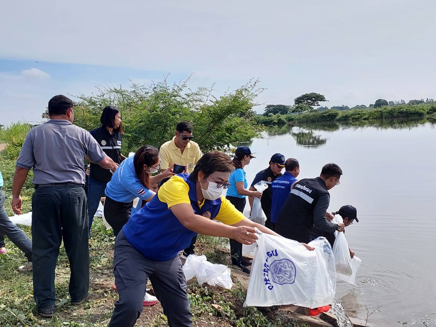โครงการเพิ่มประสิทธิภาพการบริหารจัดการภาครัฐและการพัฒนาคุณภาพการให้บริการประชาชน อำเภอเมืองอ่างทอง..คลิก