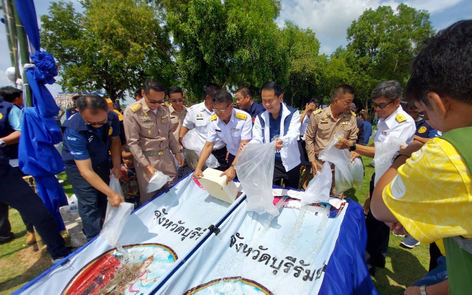 โครงการปล่อยพันธุ์สัตว์น้ำในลุ่มน้ำสำคัญของประเทศ 62 จังหวัด 62 ล้านตัว ตามนโยบายเร่งด่วนของรัฐบาล..คลิก