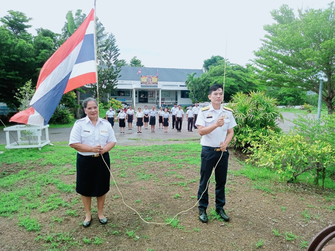 ร่วมจัดกิจกรรมเนื่องในวันพระราชทานธงชาติไทย..คลิก