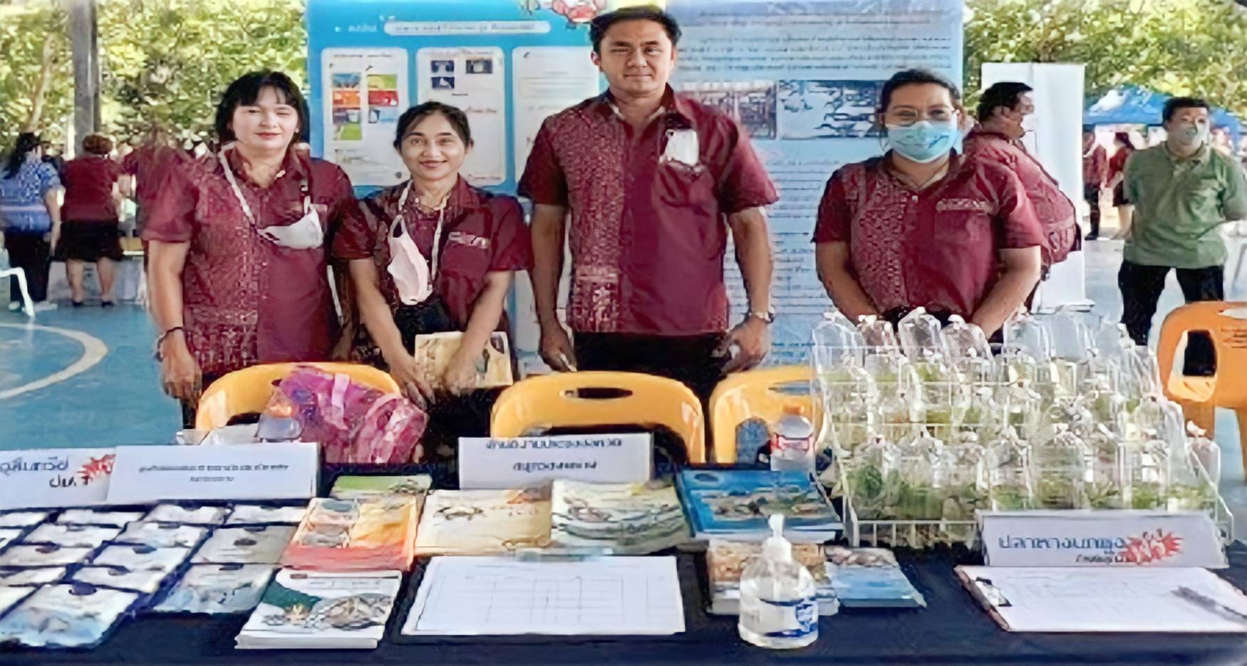 เข้าร่วมให้บริการเกษตรกรในโครงการ เสริมสร้างความจงรักภักดีต่อสถาบัน บำบัดทุกข์ บำรุงสุข สร้างรอยยิ้มให้ประชาชน ประจำปี งบประมาณ 2566 และออกหน่วยบริการจังหวัดเคลื่อนที่ “บำบัดทุกข์ บำรุงสุข สร้างรอยยิ้ม ให้ประชาชน..คลิก