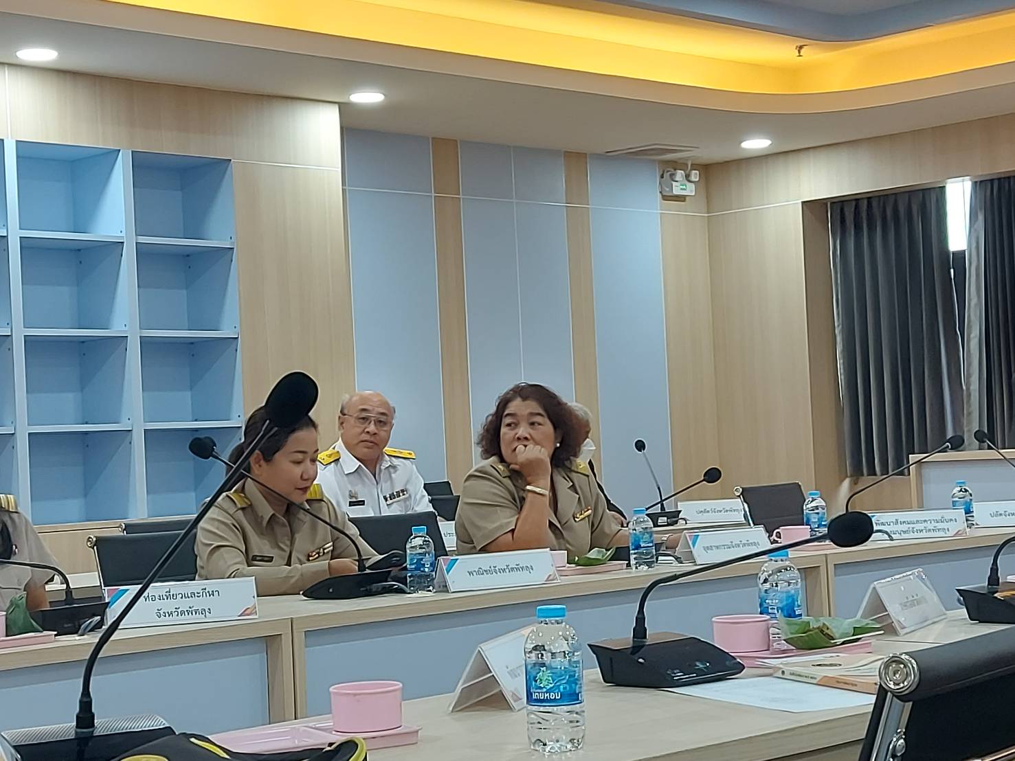 หัวหน้ากลุ่มพัฒนาและส่งเสริมอาชีพการประมง พร้อมด้วย  หัวหน้ากลุ่มบริหารและยุทธศาสตร์ เข้าร่วมประชุมสัมมนา การมอบนโยบายและแนวทางการจัดทำงบประมาณรายจ่าย ประจำปีงบประมาณ พ.ศ. 2567..คลิก