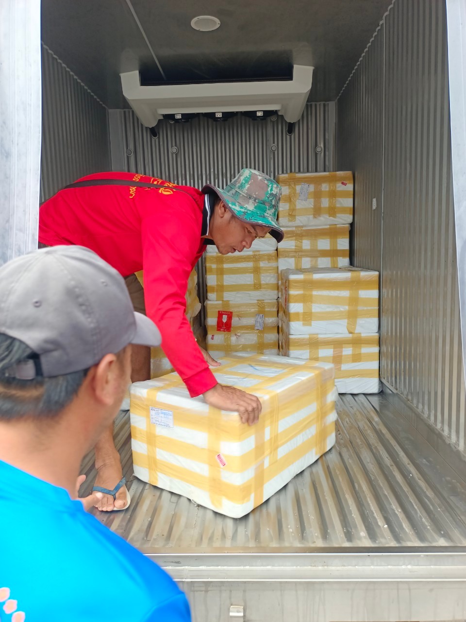 ตรวจสอบสินค้าสัตว์น้ำส่งออกไปยังสาธารณรัฐประชาธิปไตยประชาชนลาว ผ่านทางด่านพรมแดนอำเภอเชียงแสน จังหวัดเชียงราย..คลิก