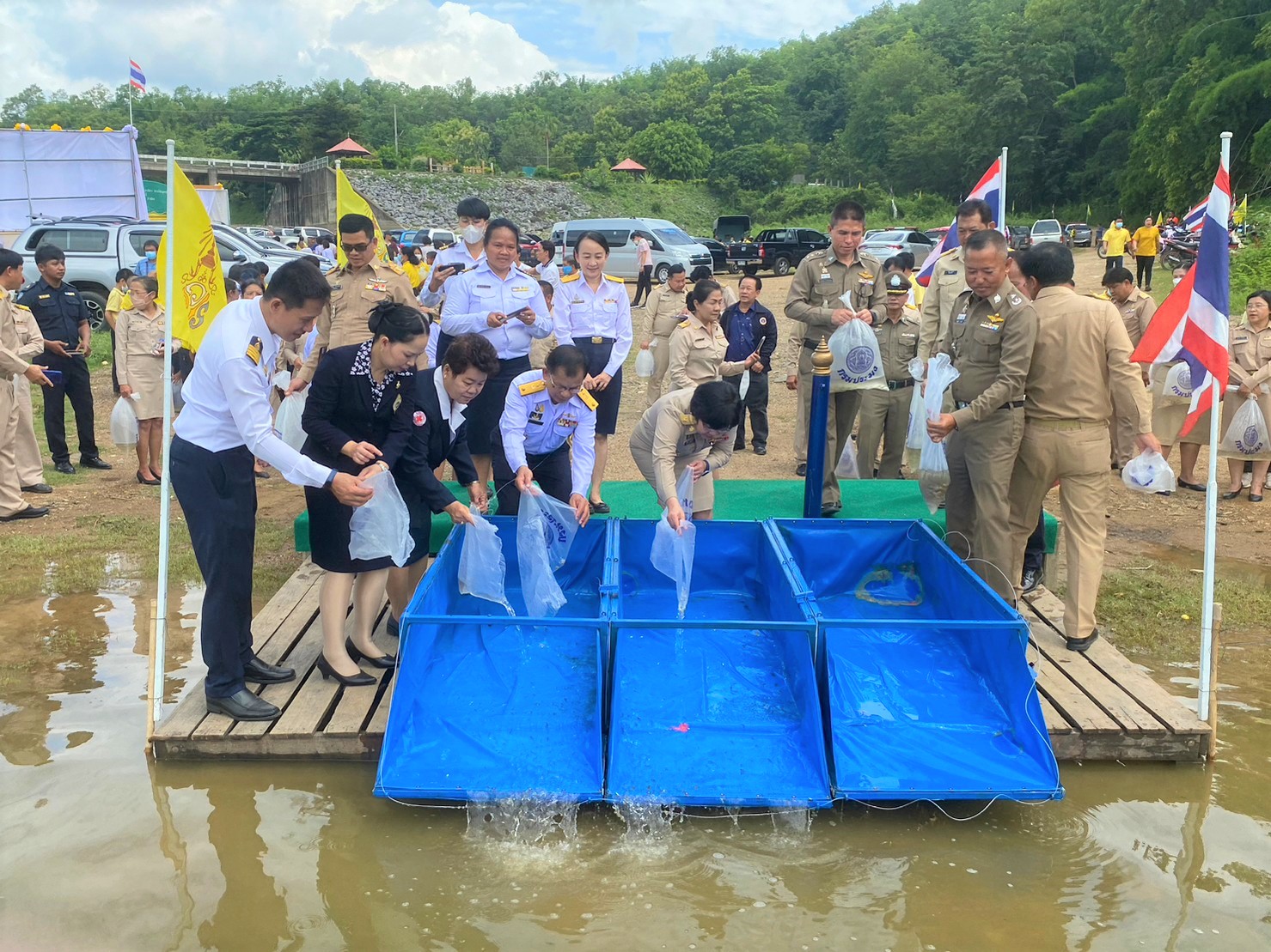 พิธีปล่อยพันธุ์สัตว์น้ำ เนื่องในวันเฉลิมพระชนมพรรษาพระบาทสมเด็จพระปรเมนทรรามาธิบดีศรีสินทรมหาวชิราลงกรณ พระวชิรเกล้าเจ้าอยู่หัว 28 กรกฎาคม 2566..คลิก