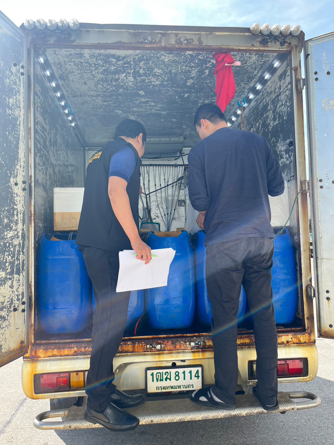 ตรวจสอบสินค้าประมงส่งออกไปยังสาธารณรัฐประชาธิปไตยประชาชนลาว ผ่านทางด่านพรมแดนอำเภอเชียงแสน และด่านพรมแดนอำเภอเชียงของ จังหวัดเชียงราย..คลิก