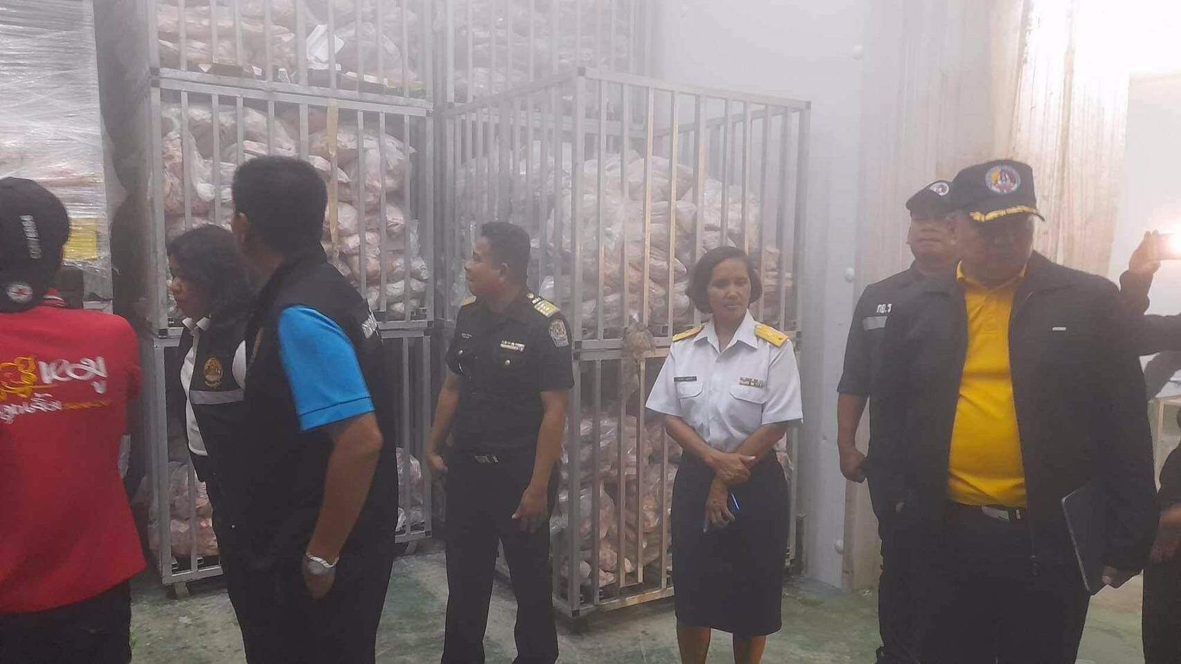 ประมงจังหวัดพัทลุง  พร้อมด้วย หัวหน้ากลุ่มบริหารจัดการด้านการประมง  เข้าตรวจสอบห้องเย็น   ในพื้นที่อำเภอเขาชัยสน และ อำเภอปากพะยูน จังหวัดพัทลุง..คลิก