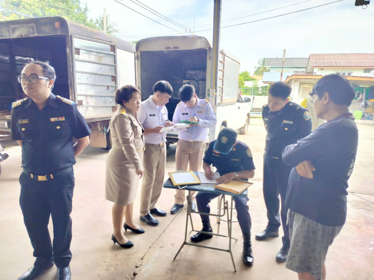 ตรวจสถานที่พักซากสัตว์และสถานที่เก็บซากสัตว์ (ห้องเย็น) ในพื้นที่อำเภอธาตุพนม จำนวน 3 จุด..คลิก