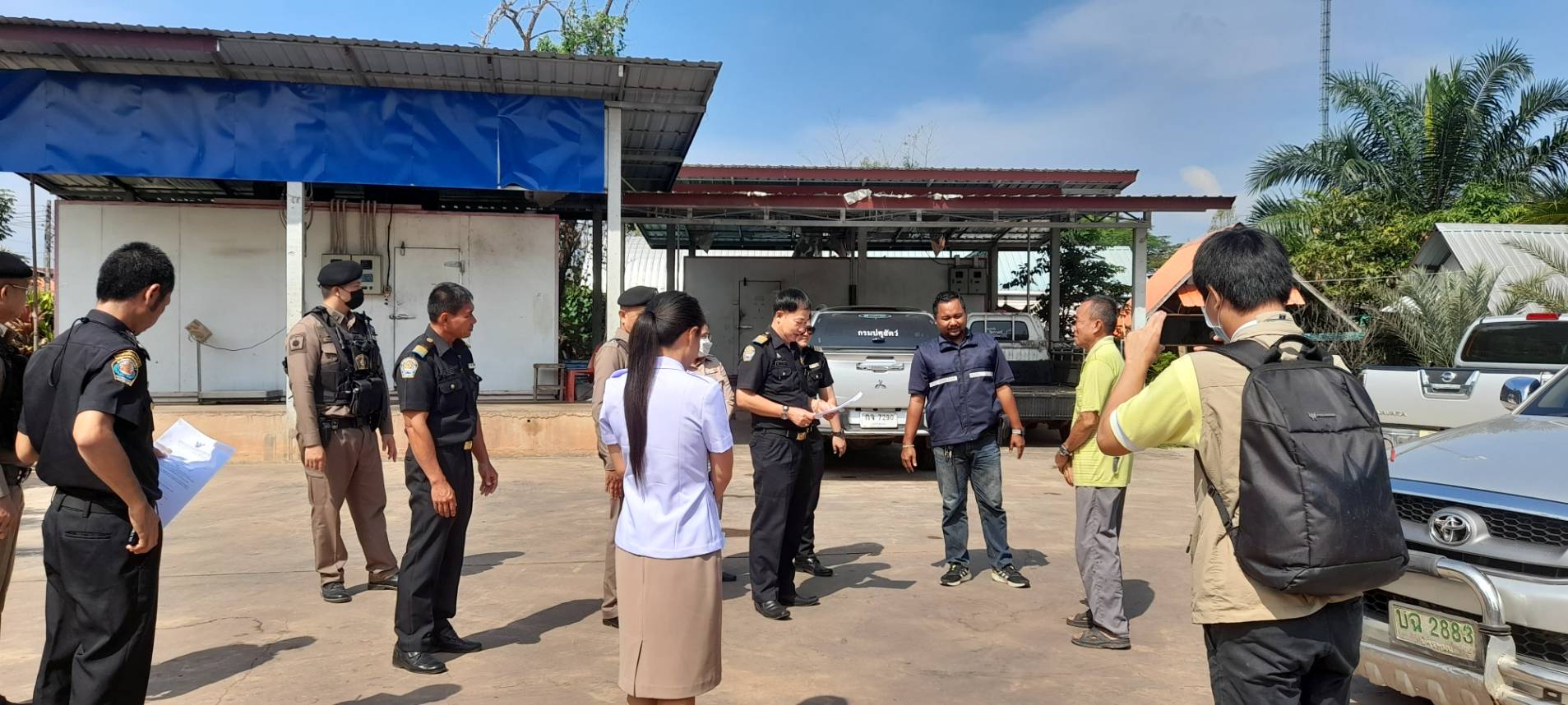 ลงพื้นที่ตรวจสอบห้องเย็นเก็บซากสัตว์  สถานที่พักและเก็บซากสัตว์  ในพื้นที่อำเภอนาแก  จังหวัดนครพนม  เพื่อป้องกันการลักลอบเคลื่อนย้ายซากสัตว์ผิดกฎหมาย  จำนวน 1 ร้าน..คลิก