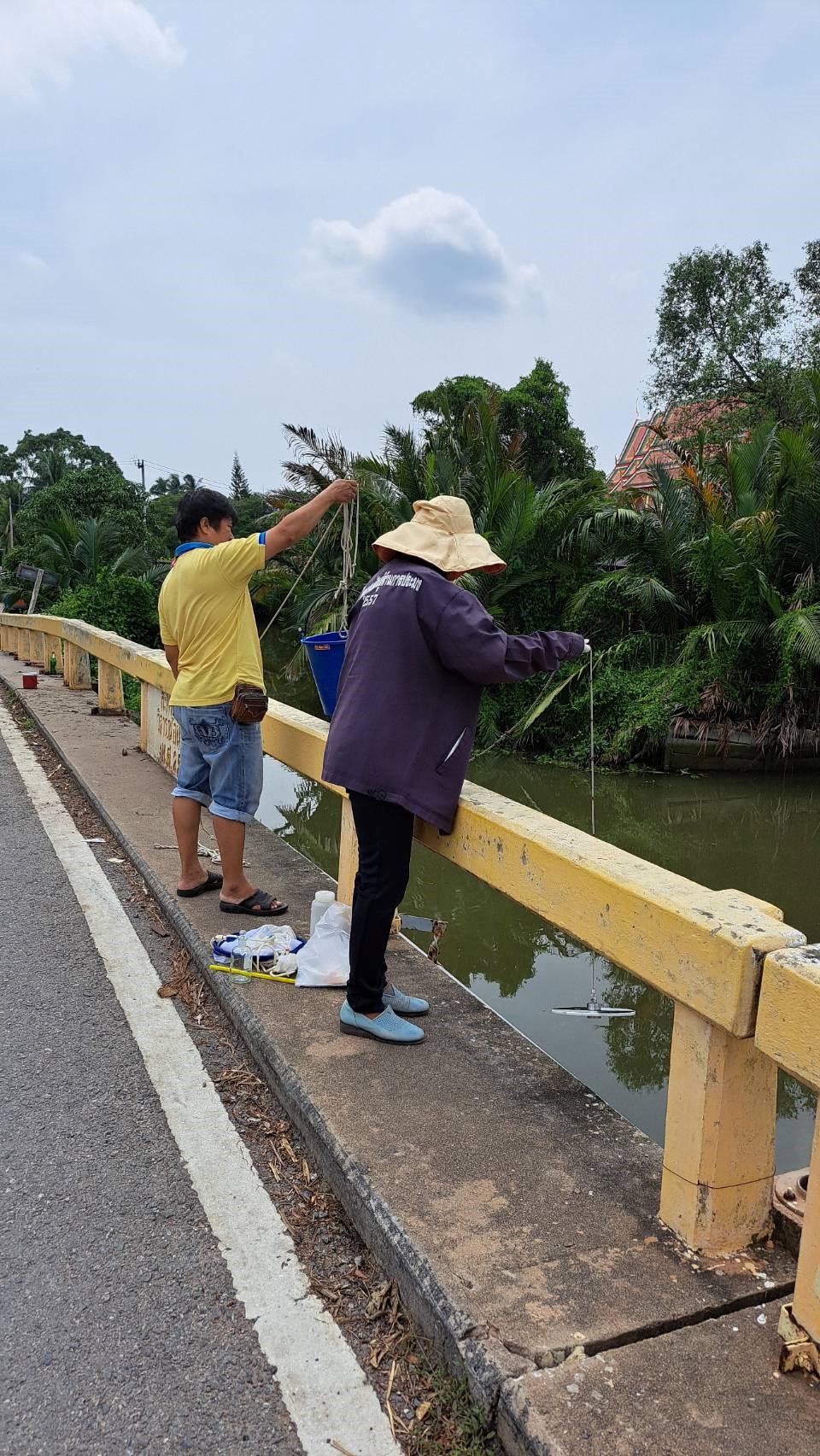 ร่วมปฏิบัติงานตามกิจกรรมเฝ้าระวังคุณภาพสิ่งแวดล้อมจากแหล่งน้ำธรรมชาติ..คลิก