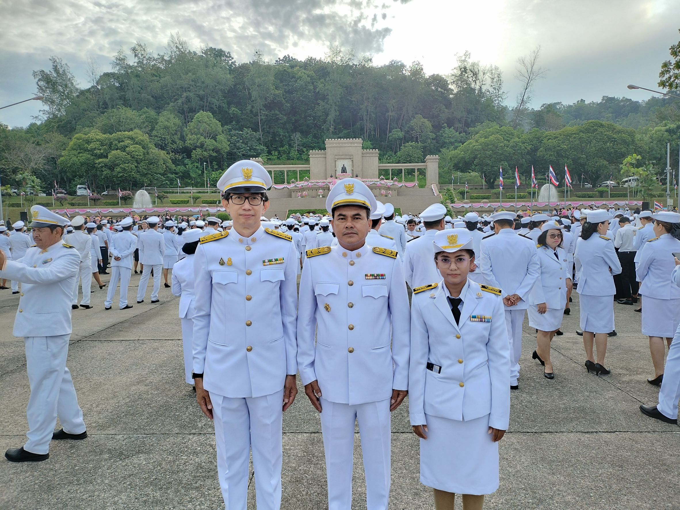 นายณรงค์ศักดิ์ คงชัย พร้อมเจ้าหน้าที่ศูนย์วิจัยและพัฒนาประมงทะเลสงขลา ร่วมประกอบพิธีวางพวงมาลาถวายราชสักการะพระบรมราชานุสาวรีย์พระบาทสมเด็จพระจุลจอมเกล้าเจ้าอยู่หัว เนื่องในวันปิยมหาราช 23 ตุลาคม 2566 ณ บริเวณลานหน้าพระบรมราชานุสาวรีย์ พระบาทสมเด็จพระจุลจอมเกล้าเจ้าอยู่หัว อำเภอหาดใหญ่ จังหวัดสงขลา..คลิก