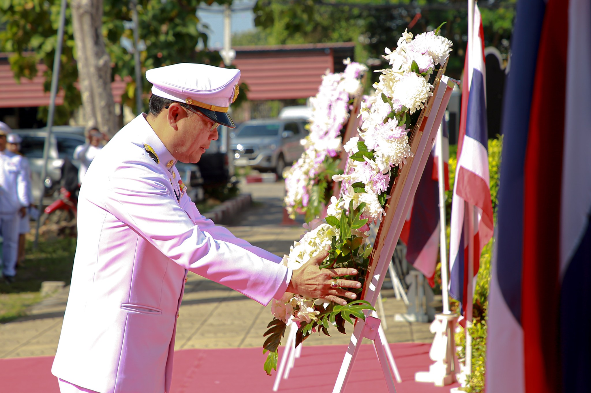 พิธีวางพวงมาลาถวายราชสักการะ เนื่องในวันคล้ายวันสวรรคตพระบาทสมเด็จพระจุลจอมเกล้าเจ้าอยู่หัว ประจำปี 2566..คลิก