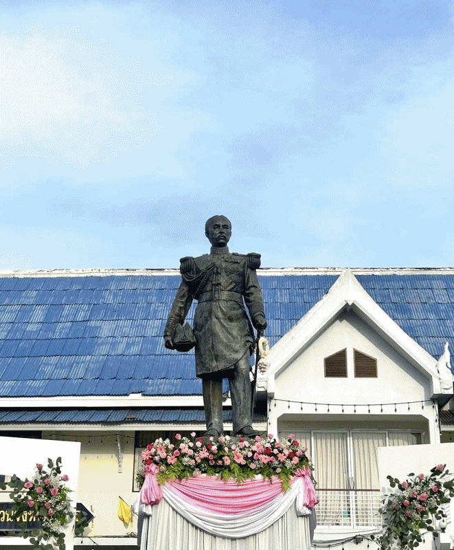 พิธีวางพวงมาลา เนื่องในวันคล้ายวันสวรรคตพระบาทสมเด็จพระจุลจอมเกล้าเจ้าอยู่หัว..คลิก