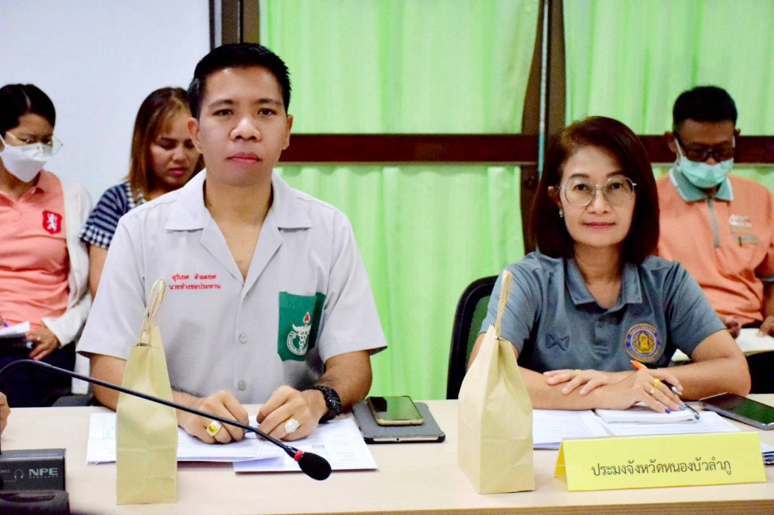 นายบุญหลาย กุลนารัตน์ ประมงจังหวัดหนองบัวลำภู มอบหมายนางถนอมขวัญ นอศรี หัวหน้ากลุ่มบริหารและยุทธศาสตร์ประชุมเพื่อหารือเตรียมความพร้อมรับคณะรัฐมนตรีสัญจรจังหวัดหนองบัวลำภู ครั้งที่ 2/2566 ณ ห้องประชุมบัวหลวง สำนักงานเกษตรและสหกรณ์จังหวัดหนองบัวลำภู..คลิก