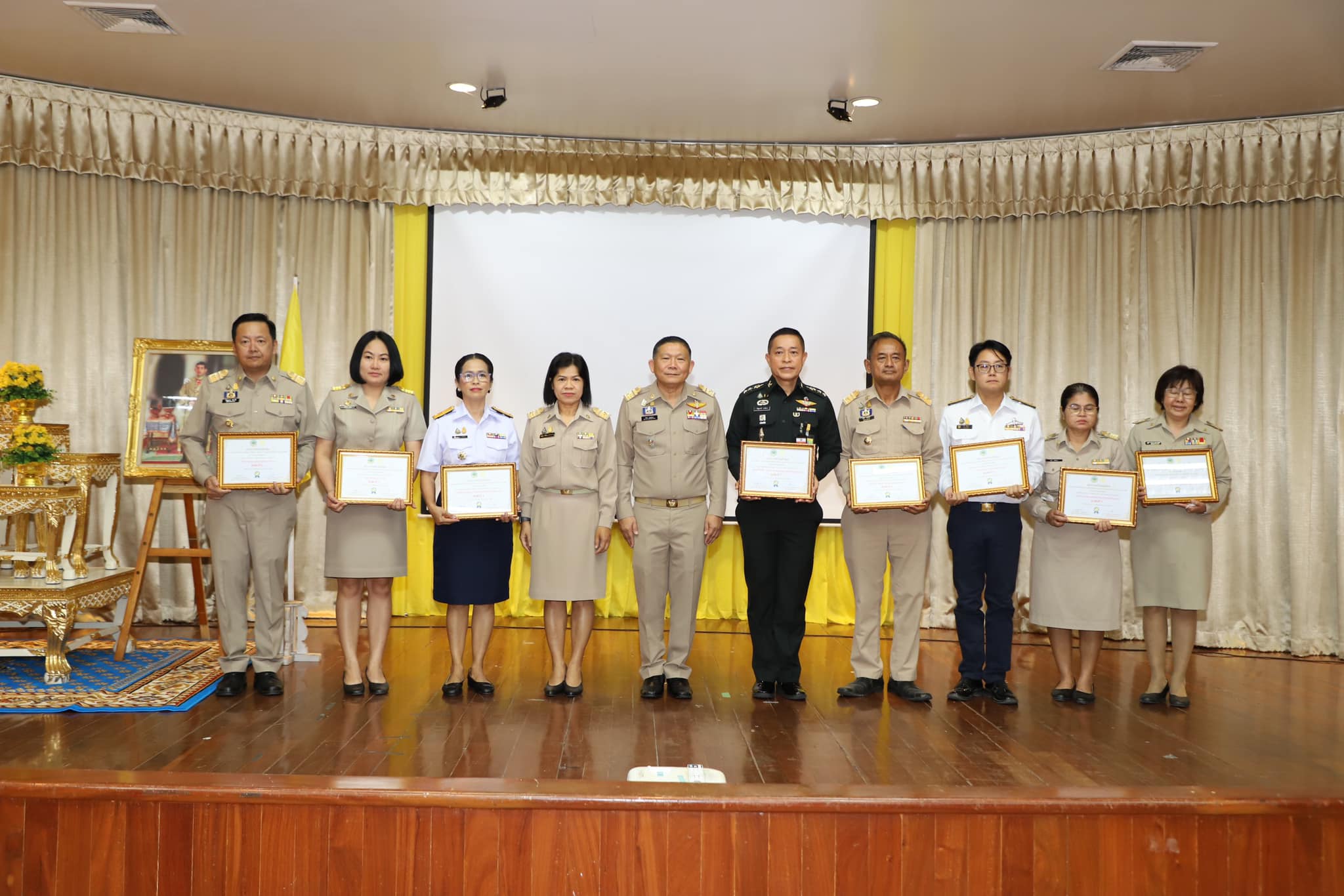รางวัลการประเมินผลการบริหารงบประมาณของหน่วยงานภาครัฐในจังหวัดอ่างทอง ประจำปีงบประมาณ 2566..คลิก