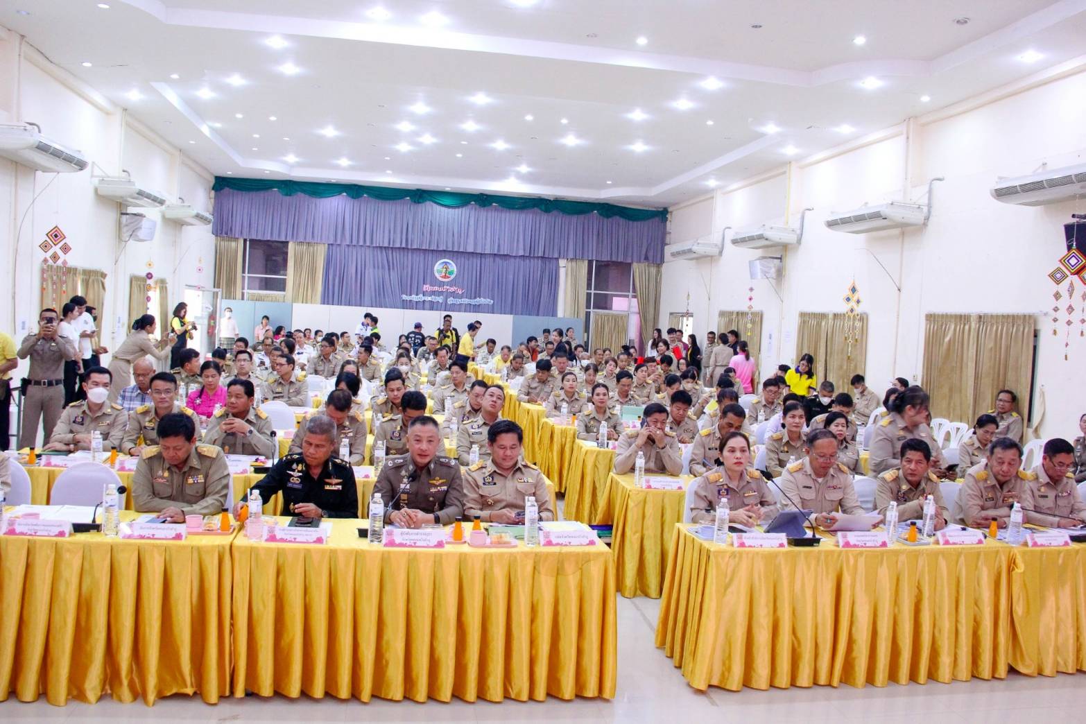 นายบุญหลาย กุลนารัตน์ ประมงจังหวัดหนองบัวลำภู เข้าร่วมประชุมกรมการจังหวัดประจำเดือนตุลาคม โดยนายสุวิทย์ จันทร์หวร ผู้ว่าราชการจังหวัดหนองบัวลำภู เป็นประธานการประชุมกรมการจังหวัด ประจำเดือนตุลาคม 2566 ณ ห้องประชุมองค์การบริหารส่วนจังหวัดหนองบัวลำภู มีหัวหน้าส่วนราชการ ผู้บริหารหน่วยงานภาครัฐ ภาครัฐวิสาหกิจ ภาคเอกชน และ เจ้าหน้าที่ที่เกี่ยวข้อง เข้าร่วมประชุม..คลิก