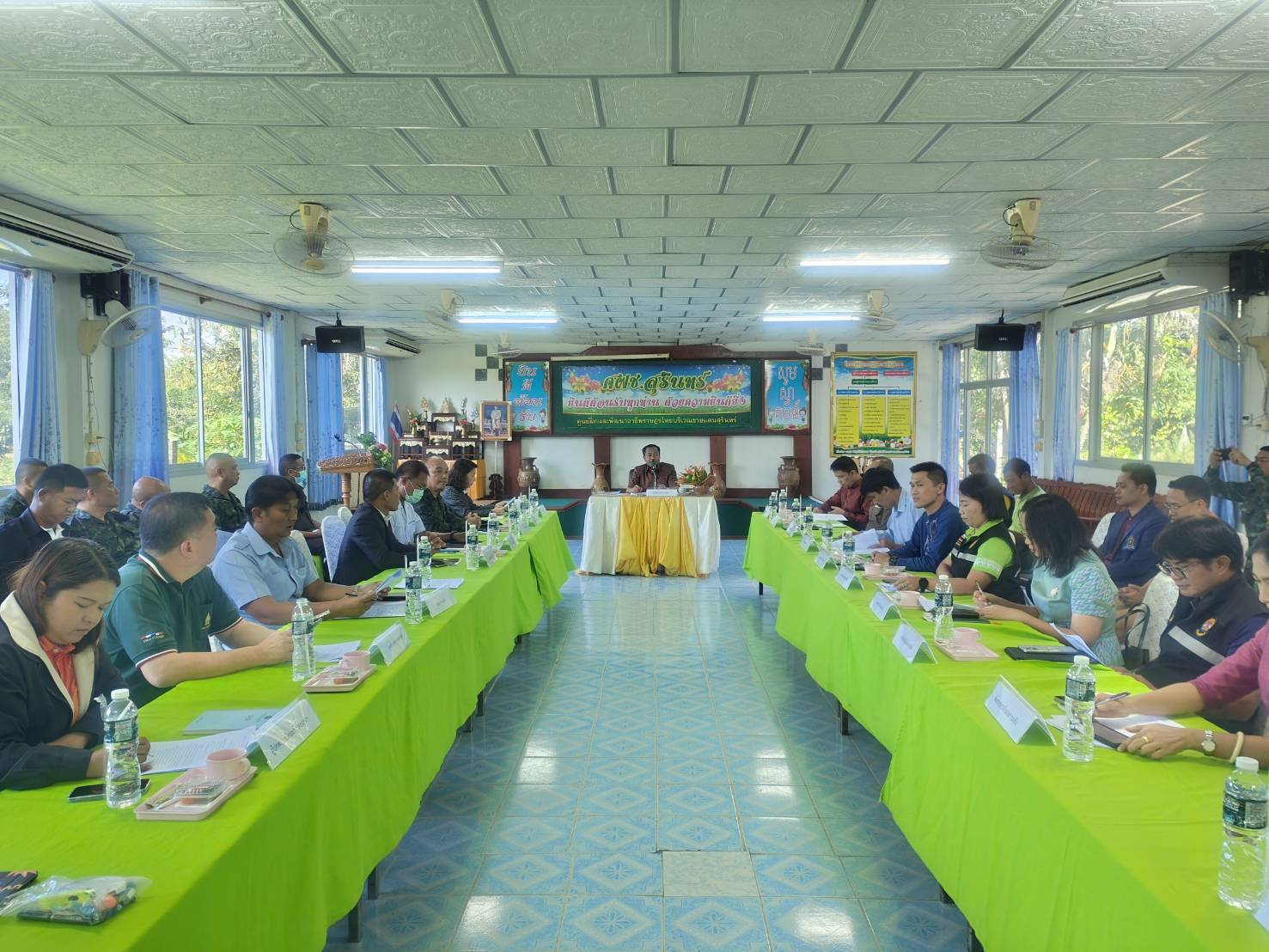 ประชุมหัวหน้าส่วนทุกภาคส่วนอำเภอกาบเชิง