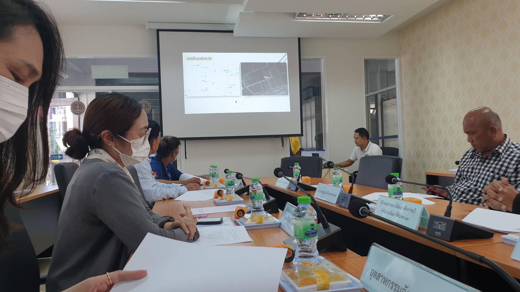 เข้าร่วมประชุมคณะทำงานพิจารณาการขอใช้ ควบคุมตรวจสอบกระบวนการผลิต และจำหน่ายสินค้าสิ่งบ่งชี้ทางภูมิศาสตร์ (GI) กุ้งก้ามกรามบางแพ..คลิก