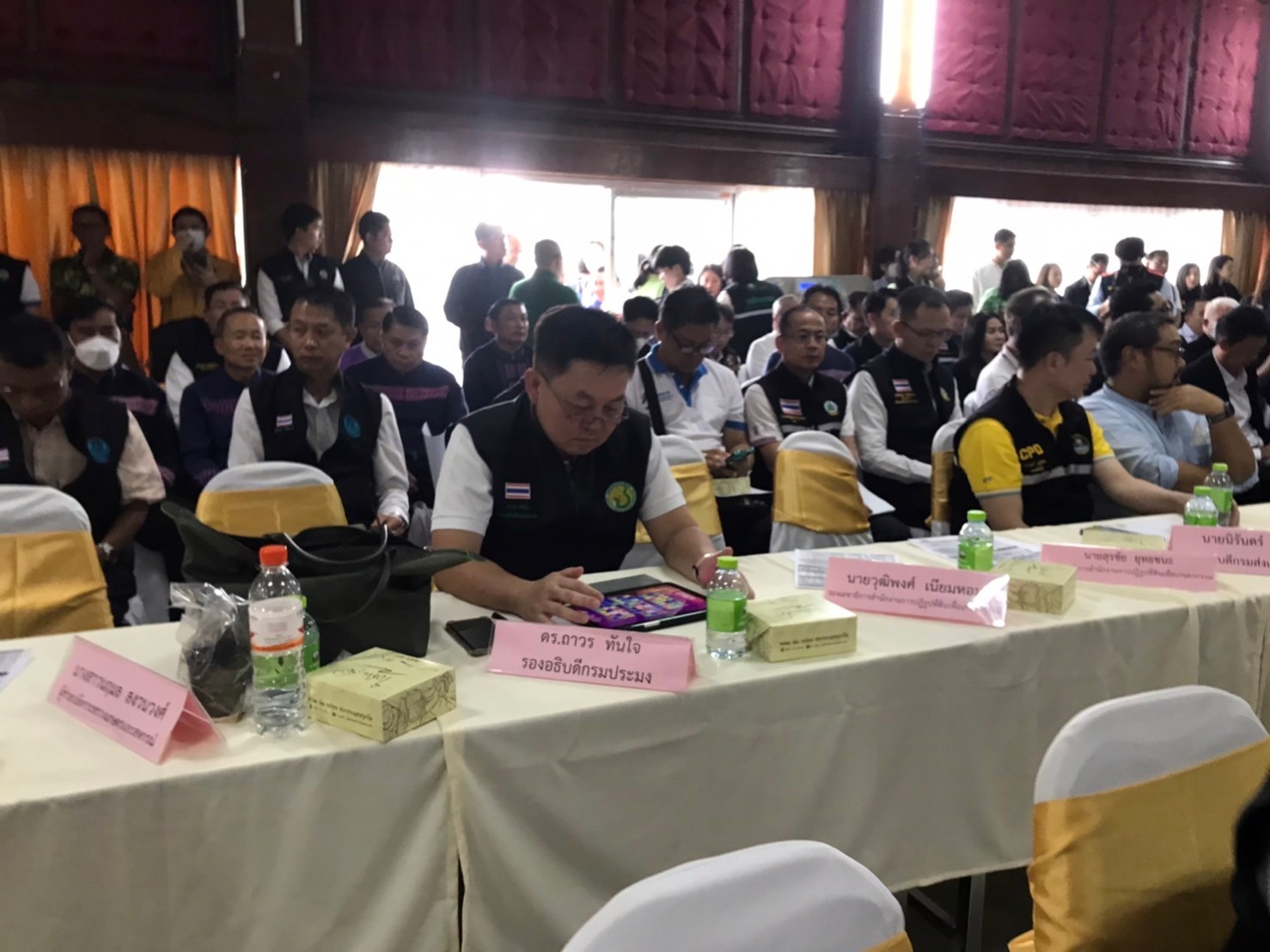 เข้าร่วมรับฟัง ร้อยเอก ธรรมนัส พรหมเผ่า รัฐมนตรีว่าการกระทรวงเกษตรและสหกรณ์  ลงพื้นที่จังหวัดพะเยา เป็นประธานการประชุมมอบนโยบายของกระทรวงเกษตรและสหกรณ์ให้กับจังหวัดพะเยา