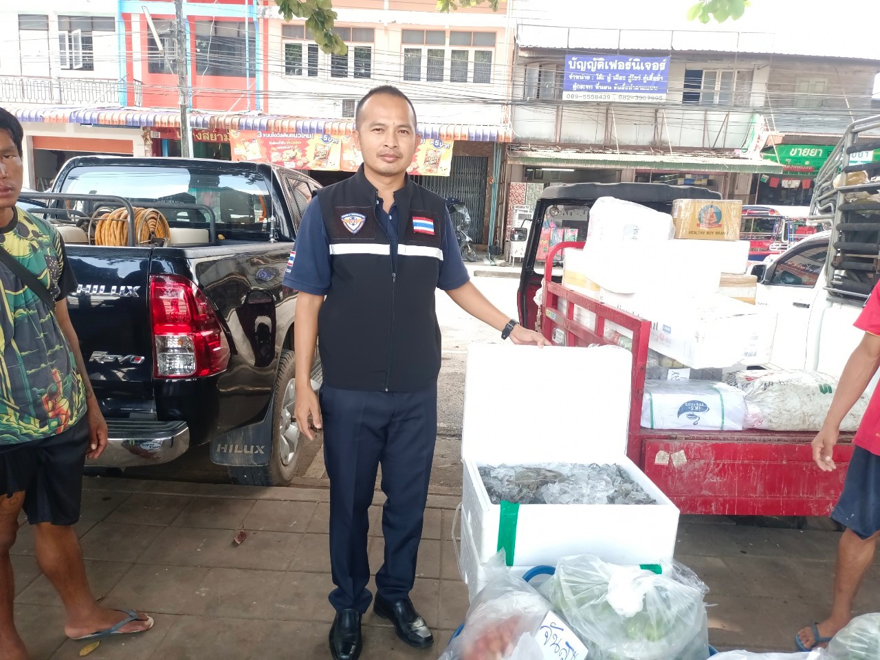 เจ้าหน้าที่ศูนย์บริหารจัดการด่านตรวจประมงเขต 1 (เชียงราย) ตรวจสอบสินค้าสัตว์น้ำส่งออกไปยังสาธารณรัฐประชาธิปไตยประชาชนลาว และ สาธารณรัฐสหภาพเมียนมา ผ่านทางด่านพรมแดนอำเภอเชียงแสน ด่านพรมแดนเชียงของ ด่านพรมแดนแม่สาย จังหวัดเชียงราย..คลิก