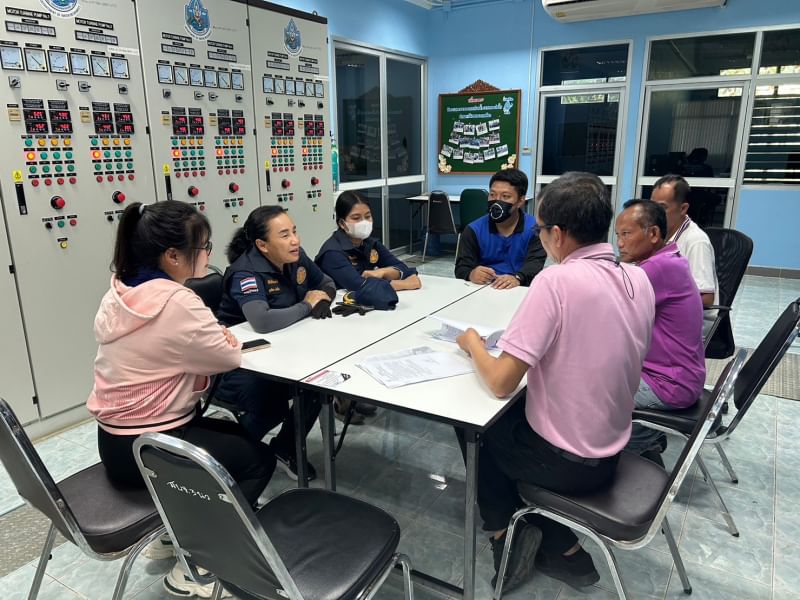 ตรวจสอบพื้นที่ที่จะดำเนินโครงการในเขตบึงบอระเพ็ด  ณ โครงการระบบส่งน้ำจากแม่น้ำน่าน - บึงบอระเพ็ด..คลิก