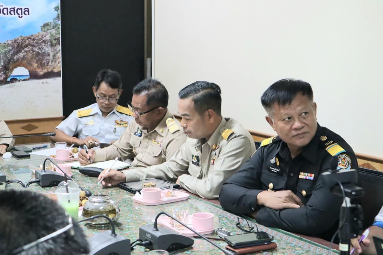 สำนักงานประมงจังหวัดสตูลเข้าร่วมประชุมหารือการจัดตั้ง “ศูนย์บริการเกษตรพิรุณราช ของกระทรวงเกษตรและสหกรณ์”..คลิก