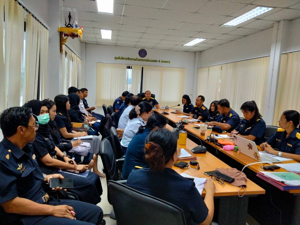 ประชุมชี้แจง ทำความเข้าใจ และซักซ้อมแนวทางการปฏิบัติงานประจำปีงบประมาณ 2567 เพื่อให้การปฏิบัติงานของพนักงานเจ้าหน้าที่ในสังกัดศูนย์บริหารจัดการด่านตรวจประมง เขต 8 (สงขลา)..คลิก