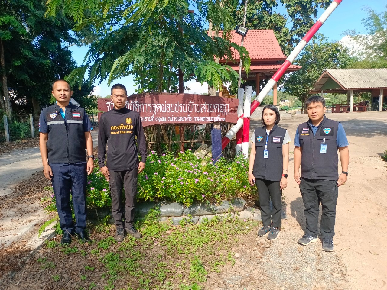 เจ้าหน้าที่ศูนย์บริหารจัดการด่านตรวจประมงเขต 1 (เชียงราย) ปฏิบัติงานตรวจป้องกันการลักลอบนำเข้าส่งออกสินค้าสัตว์น้ำตามจุดผ่านแดนและจุดผ่อนปรนจังหวัดเชียงราย..คลิก