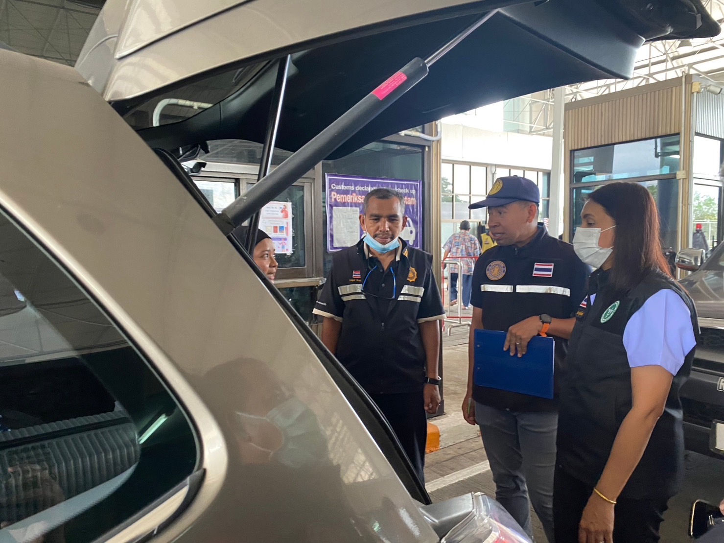 ด่านตรวจประมงนราธิวาส ร่วมบูรณาการฯ เพื่อตรวจป้องกันการลักลอบนำเข้าสัตว์น้ำ ซากสัตว์น้ำ และผลิตภัณฑ์สัตว์น้ำ..คลิก