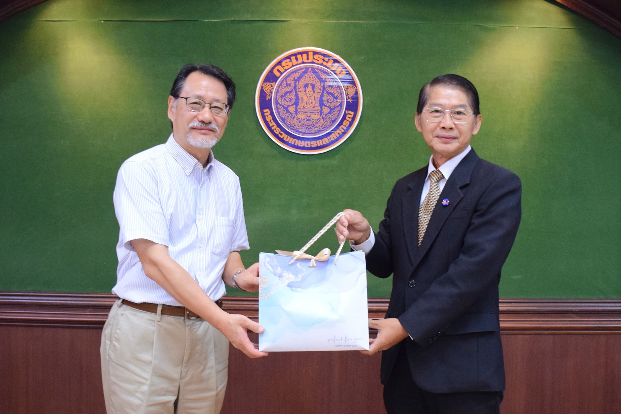 การประชุมรับฟังการบรรยายทางวิชาการด้านการจัดการสุขภาพสัตว์น้ำ