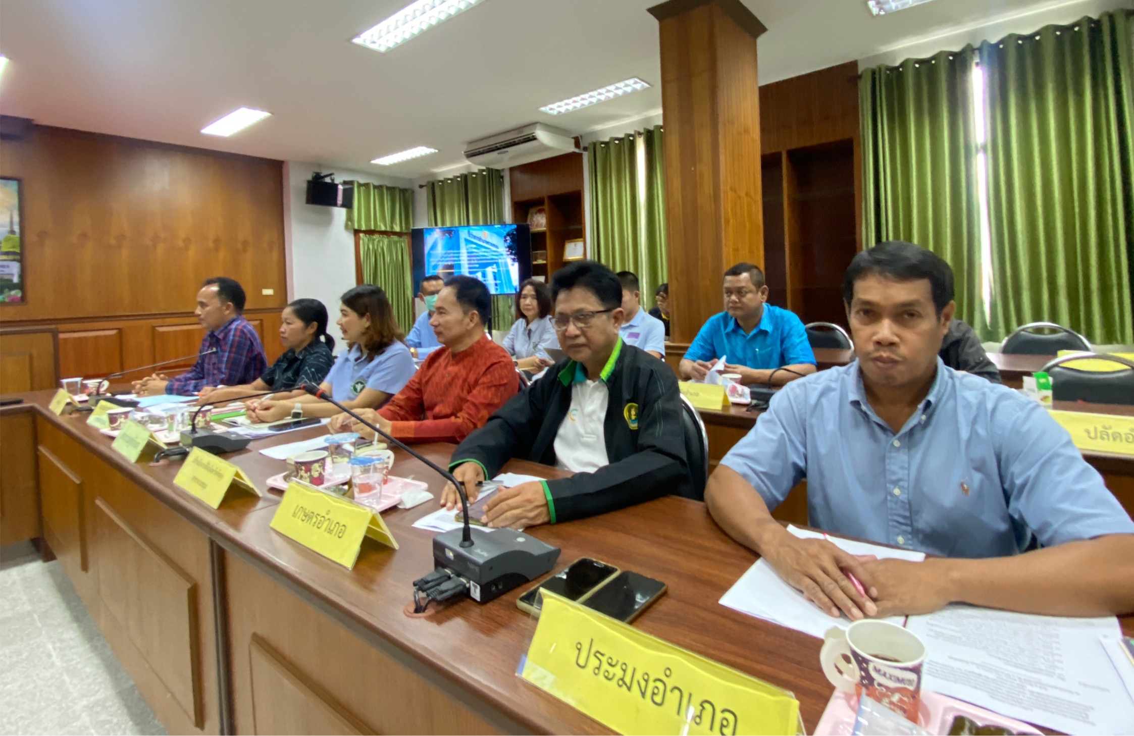 ประมงอำเภอควนขนุน เข้าร่วมประชุมหัวหน้าส่วนราชการ ประจำอำเภอควนขนุน ครั้งที่ 12/2566 เพื่อชี้แจงระเบียบหลักเกณฑ์ การให้การช่วยเหลือเกษตรกรผู้ประสบภัยพิบัติ กรณีฉุกเฉินอุทกภัย ด้านประมง..คลิก