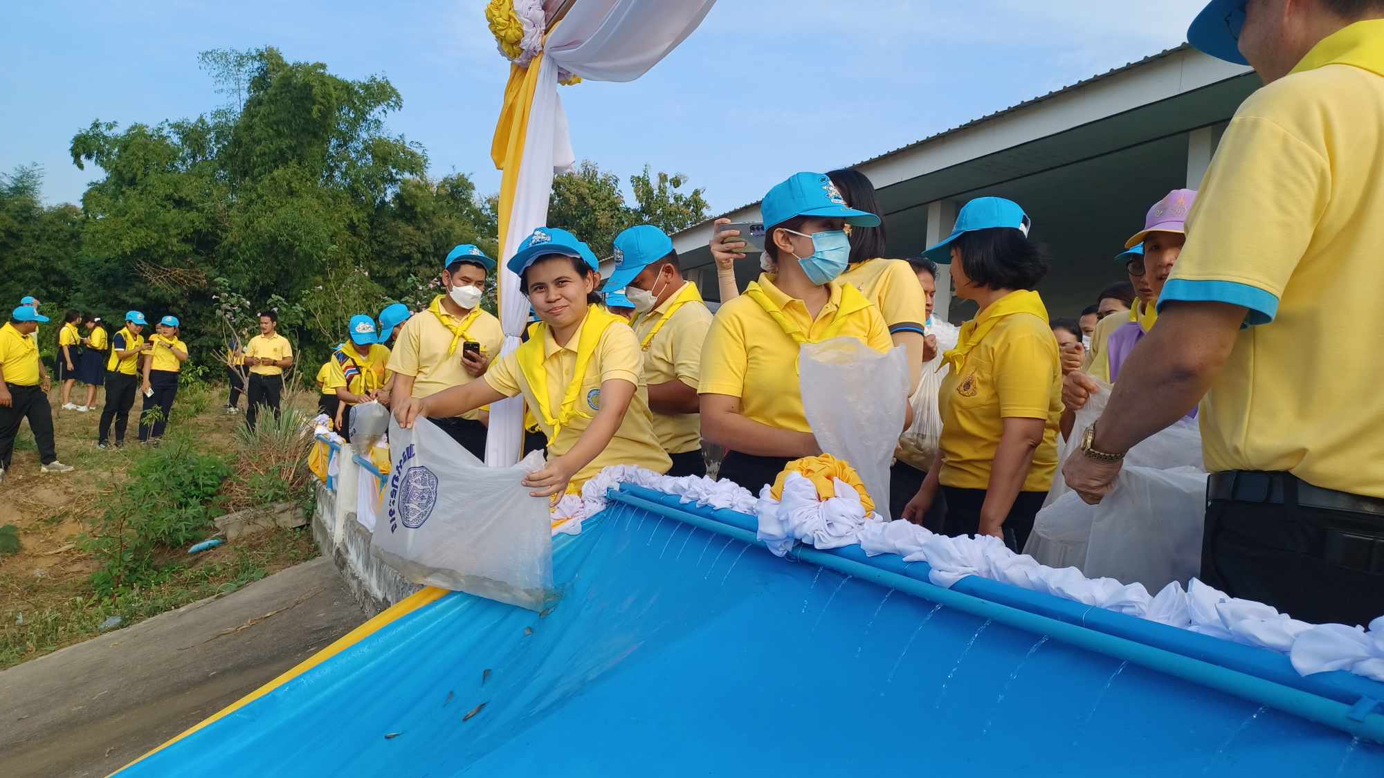 กิจกรรมจิตอาสาปล่อยพันธุ์สัตว์น้ำ จำนวน 30,000 ตัว..คลิก