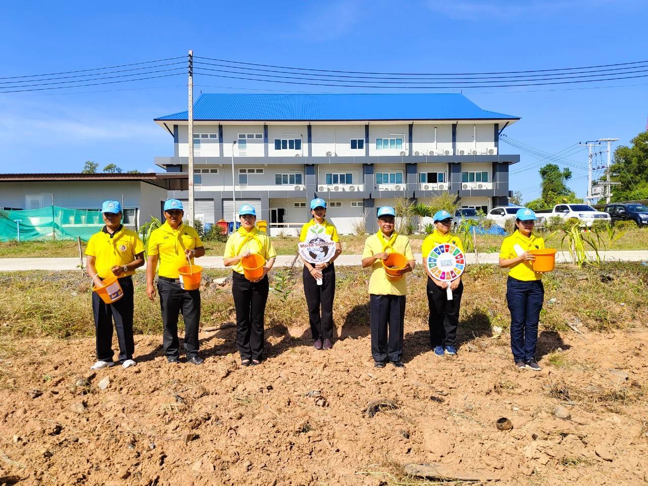 เข้าร่วมกิจกรรมหว่านเมล็ดพันธุ์ปอเทือง  Kick off และสัปดาห์แห่งการตระหนักรู้ (Awareness Weeks)..คลิก