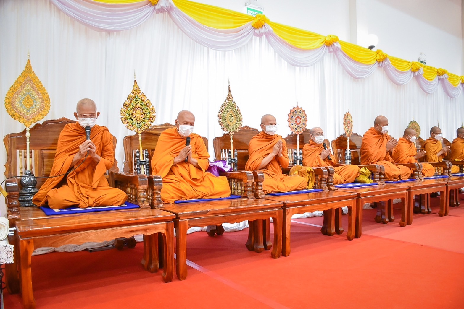 ร่วมพิธีวางพานพุ่มดอกไม้ถวายราชสักการะ เนื่องในวันคล้ายวันพระราชสมภพพระบาทสมเด็จพระบรมชนกาธิเบศร มหาภูมิพลอดุลยเดชมหาราช บรมนาถบพิตร วันชาติ..คลิก