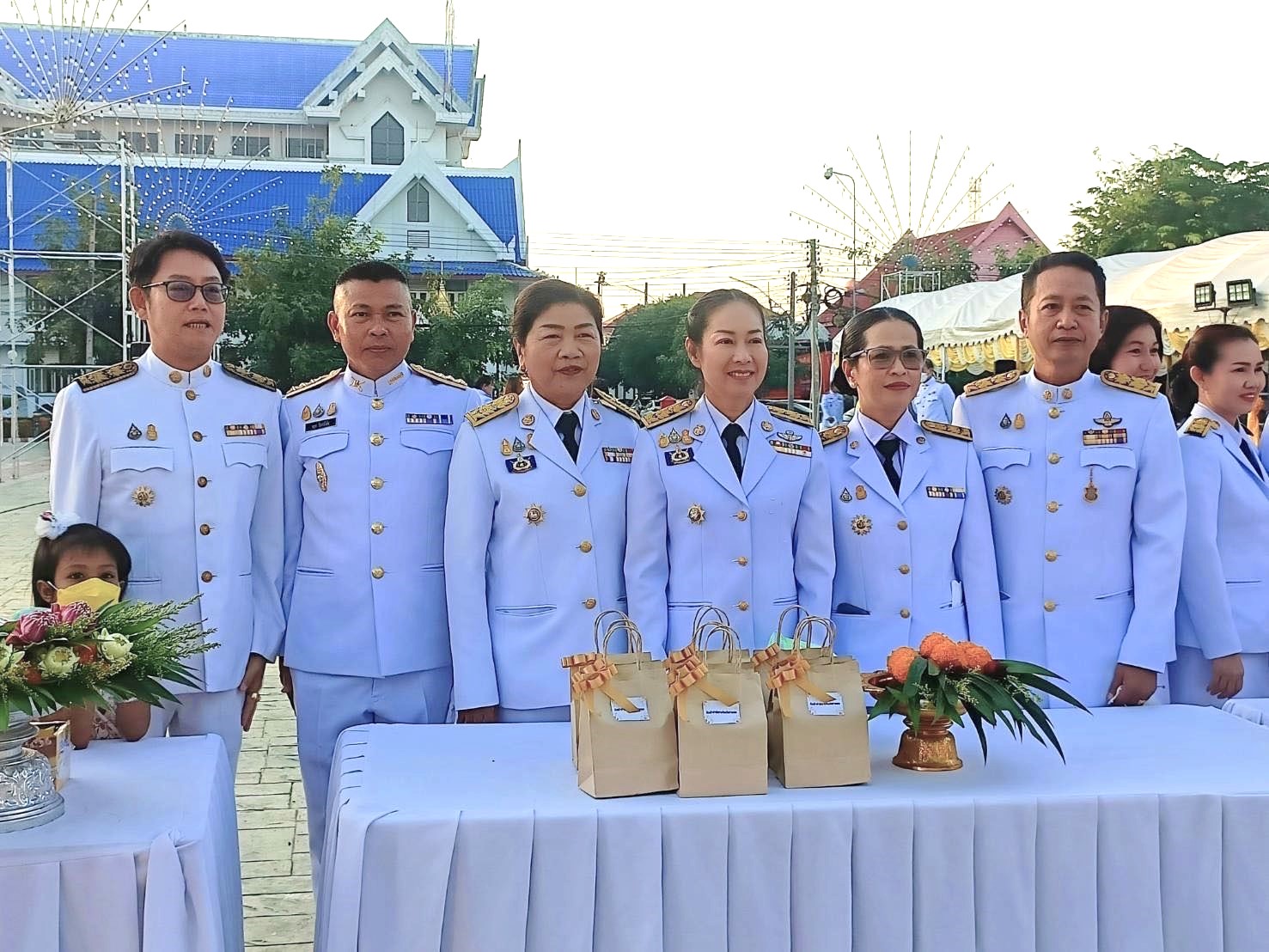 ร่วมพิธีเจริญพระพุทธมนต์และทำบุญตักบาตรถวายเป็นพระราชกุศลเนื่องในวันคล้ายวันพระบรมราชสมภพ พระบาทสมเด็จพระบรมชนกาธิเบศร มหาภูมิพลอดุลยเดชมหาราช บรมนาถบพิตร วันชาติและวันพ่อแห่งชาติ 5 ธันวาคม 2566..คลิก