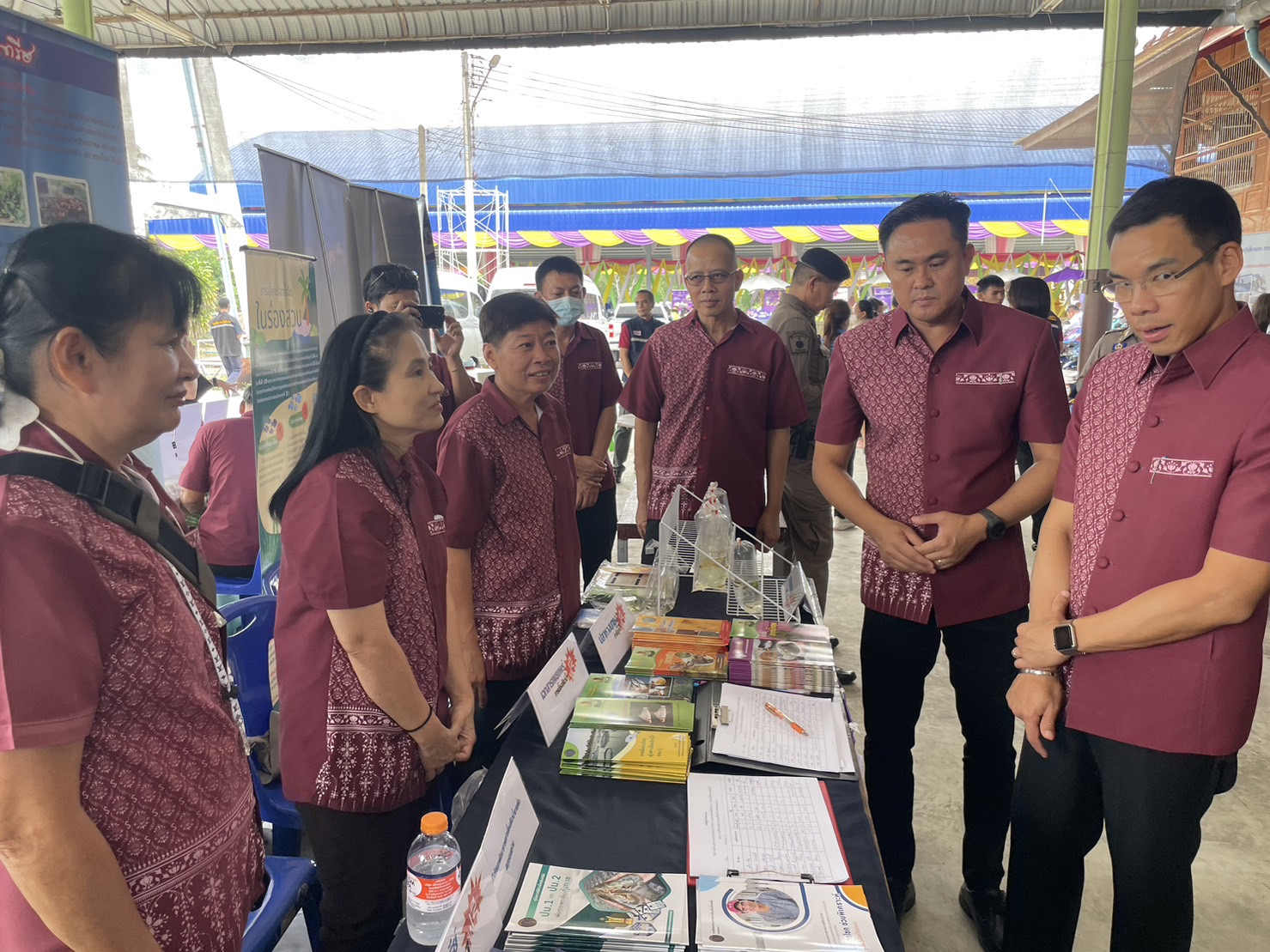 เข้าร่วมให้บริการประชาชน ในโครงการเสริมสร้างความจงรักษ์ภักดีต่อสถาบัน บําบัดทุกข์ บํารุงสุข สร้างรอยยิ้มให้ประชาชน ประจําปีงบประมาณ 2567..คลิก